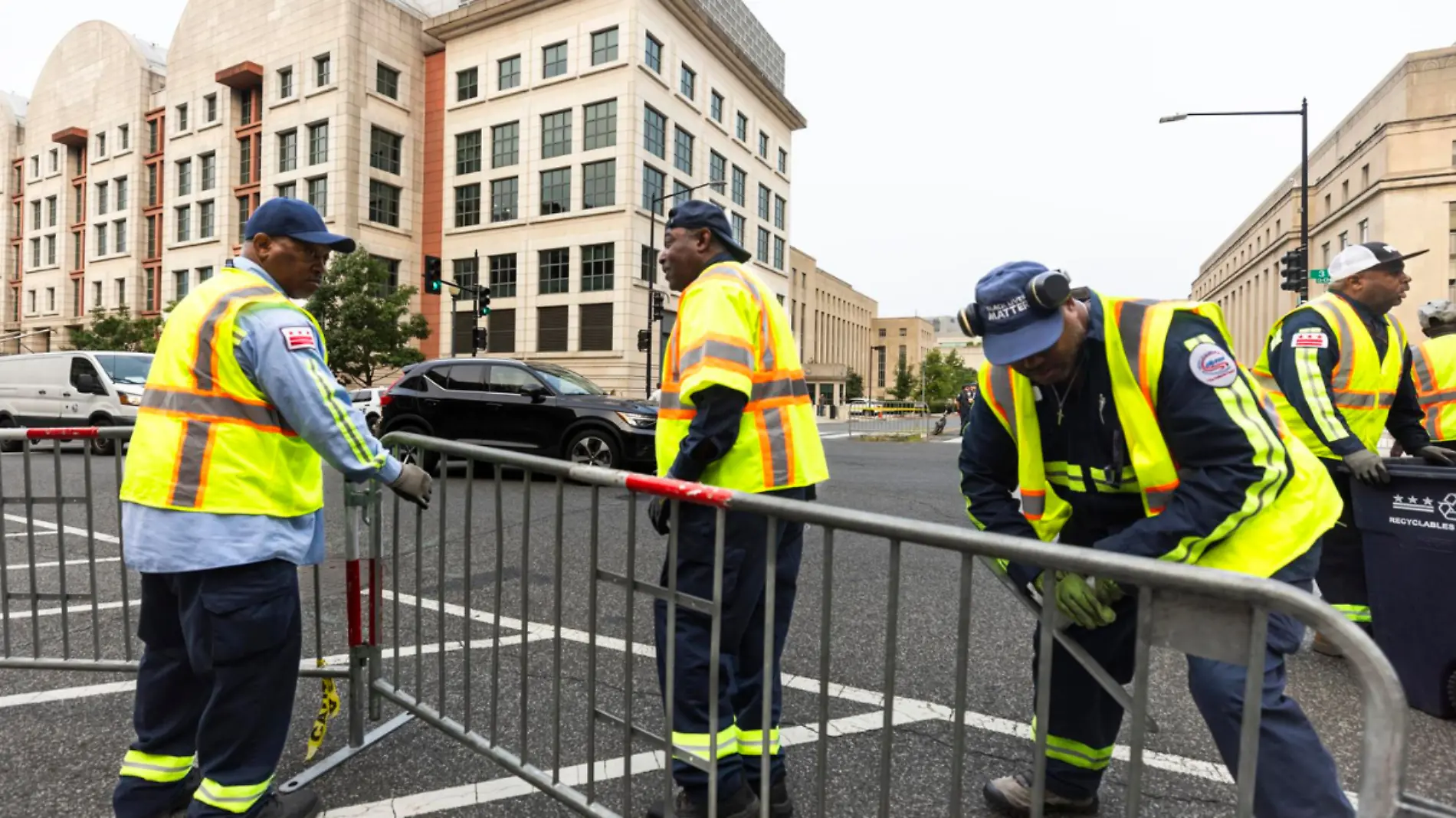 Fuertes medidas de seguridad en torno al juzgado de Washington donde comparecerá Trump